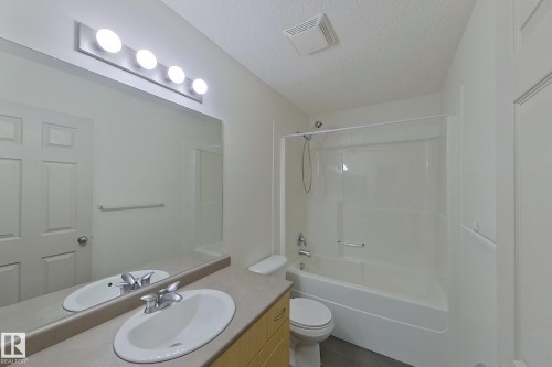 57 155 Crocus Crescent, Sherwood Park, AB - Indoor Photo Showing Bathroom