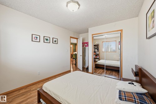 10331 156 Avenue, Edmonton, AB - Indoor Photo Showing Bedroom