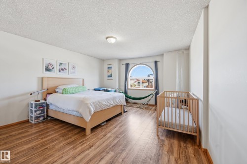 10331 156 Avenue, Edmonton, AB - Indoor Photo Showing Bedroom