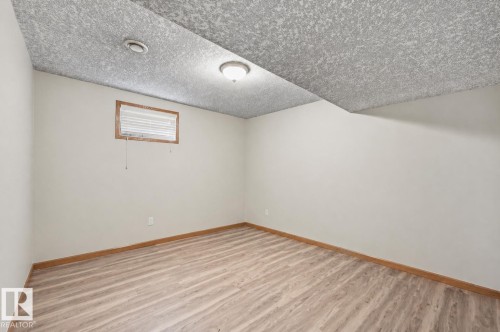 10331 156 Avenue, Edmonton, AB - Indoor Photo Showing Other Room