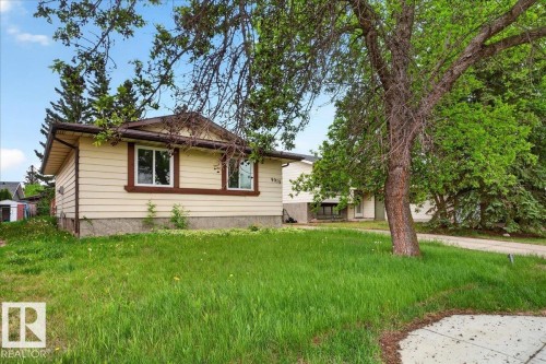 9915 173 Avenue, Edmonton, AB 
