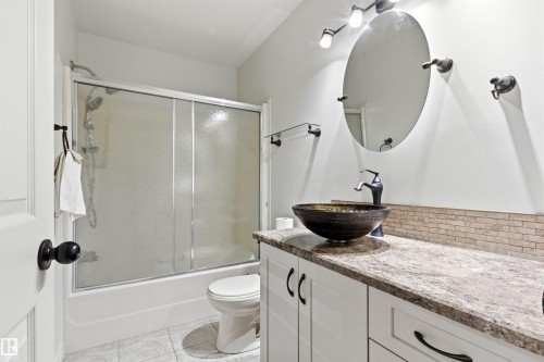 18216 98A Avenue, Edmonton, AB - Indoor Photo Showing Bathroom