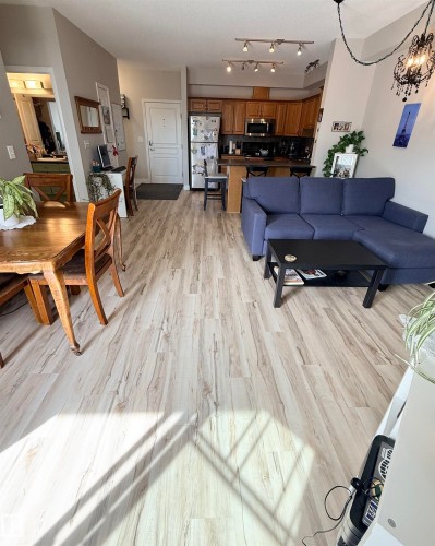 309 8931 156 Street, Edmonton, AB - Indoor Photo Showing Living Room
