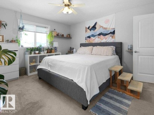 1476 Mcmillian Way, Edmonton, AB - Indoor Photo Showing Bedroom