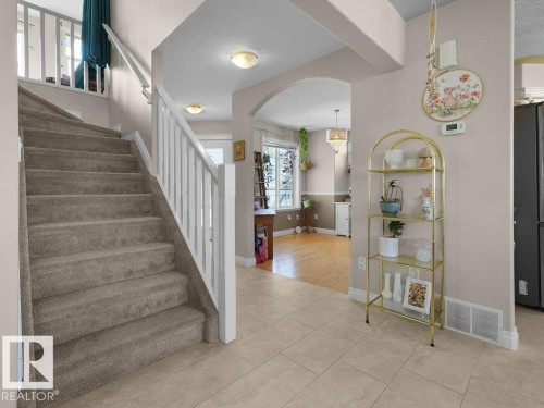 1476 Mcmillian Way, Edmonton, AB - Indoor Photo Showing Other Room