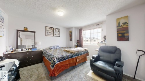 3023 31 Avenue, Edmonton, AB - Indoor Photo Showing Bedroom