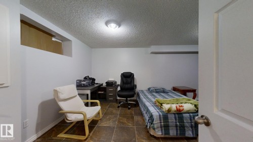 3023 31 Avenue, Edmonton, AB - Indoor Photo Showing Other Room