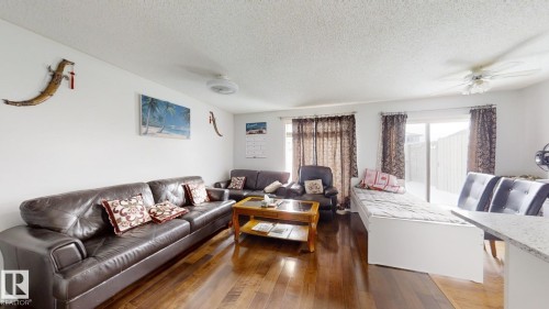 3023 31 Avenue, Edmonton, AB - Indoor Photo Showing Living Room