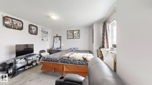 3023 31 Avenue, Edmonton, AB - Indoor Photo Showing Bedroom