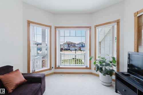 8608 160A Avenue, Edmonton, AB - Indoor