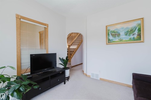 8608 160A Avenue, Edmonton, AB - Indoor