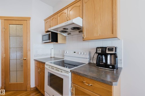 8608 160A Avenue, Edmonton, AB - Indoor Photo Showing Kitchen