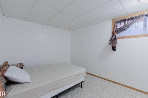 8608 160A Avenue, Edmonton, AB - Indoor