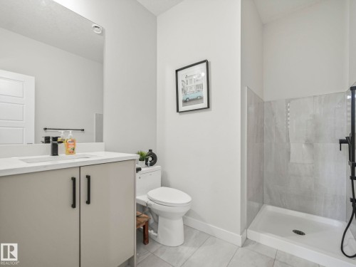 18204 90 Street, Edmonton, AB - Indoor Photo Showing Bathroom