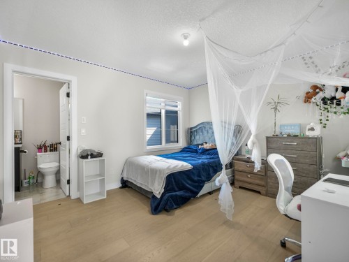 18204 90 Street, Edmonton, AB - Indoor Photo Showing Bedroom