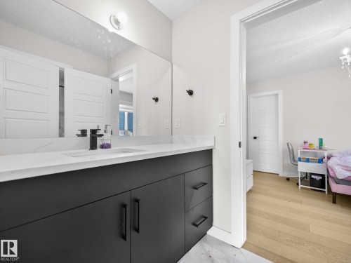 18204 90 Street, Edmonton, AB - Indoor