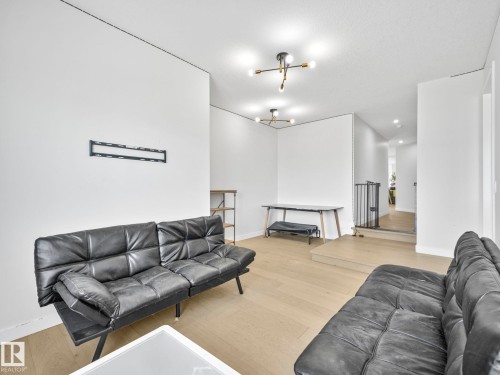 18204 90 Street, Edmonton, AB - Indoor Photo Showing Living Room