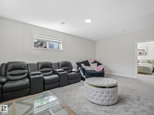 18204 90 Street, Edmonton, AB - Indoor Photo Showing Living Room
