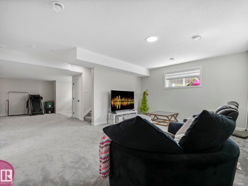 18204 90 Street, Edmonton, AB - Indoor