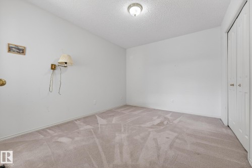 156 Oeming Road, Edmonton, AB - Indoor Photo Showing Other Room