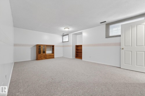 156 Oeming Road, Edmonton, AB - Indoor Photo Showing Other Room