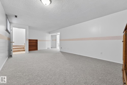 156 Oeming Road, Edmonton, AB - Indoor Photo Showing Other Room