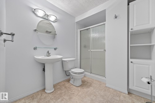 156 Oeming Road, Edmonton, AB - Indoor Photo Showing Bathroom