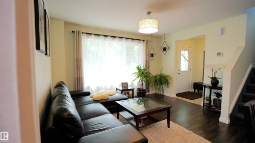12018 65 Street, Edmonton, AB - Indoor Photo Showing Living Room