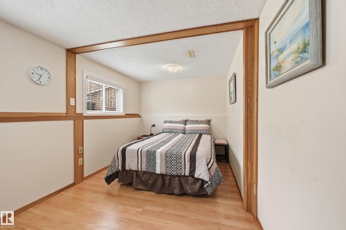 8305 157 Avenue, Edmonton, AB - Indoor Photo Showing Bedroom