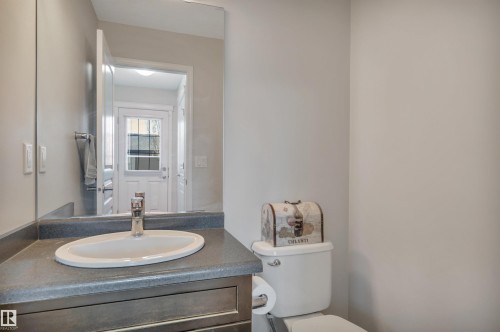 355 Secord Boulevard, Edmonton, AB - Indoor Photo Showing Bathroom