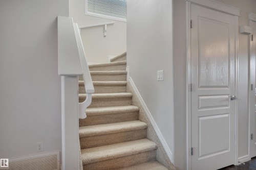 355 Secord Boulevard, Edmonton, AB - Indoor Photo Showing Other Room
