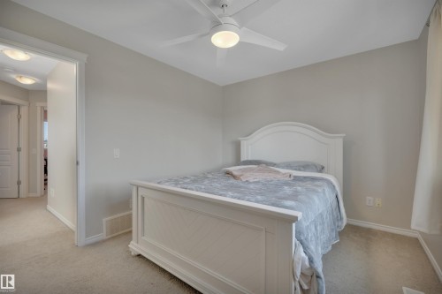 355 Secord Boulevard, Edmonton, AB - Indoor Photo Showing Bedroom
