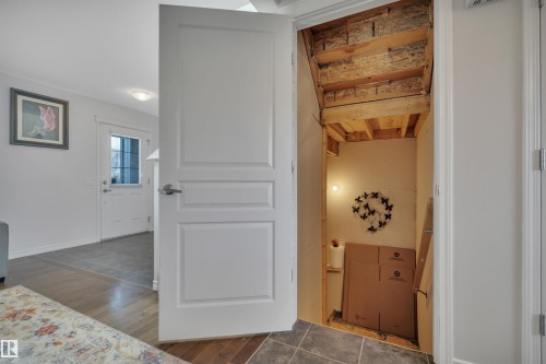355 Secord Boulevard, Edmonton, AB - Indoor Photo Showing Other Room