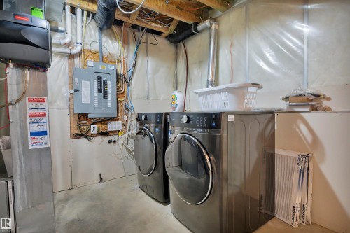 355 Secord Boulevard, Edmonton, AB - Indoor Photo Showing Laundry Room