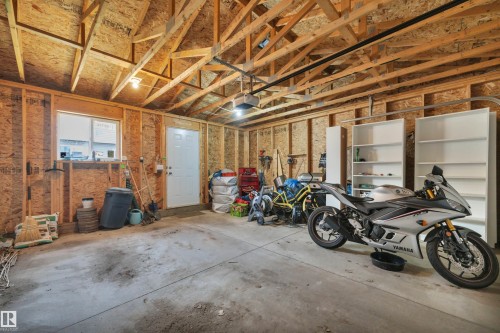 355 Secord Boulevard, Edmonton, AB - Indoor Photo Showing Garage