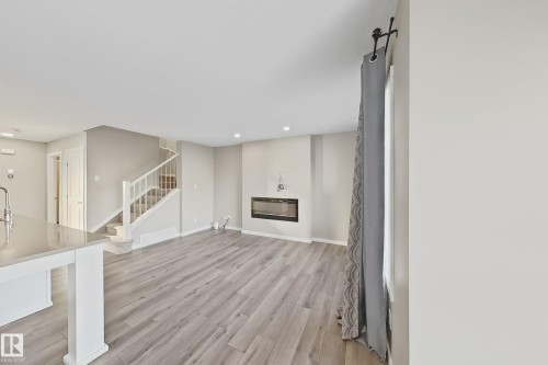 2374 Wonnacott Crescent, Edmonton, AB - Indoor Photo Showing Other Room