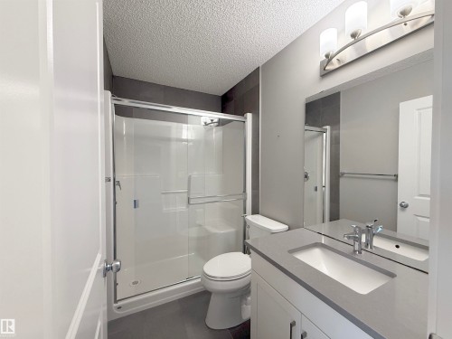 2374 Wonnacott Crescent, Edmonton, AB - Indoor Photo Showing Bathroom