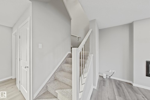 2374 Wonnacott Crescent, Edmonton, AB - Indoor Photo Showing Other Room
