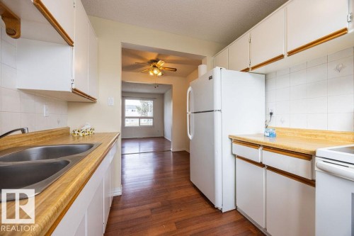 321 Northgate Terrace, Edmonton, AB - Indoor Photo Showing Kitchen With Double Sink