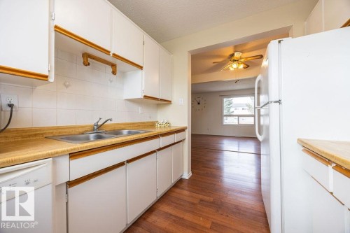 321 Northgate Terrace, Edmonton, AB - Indoor Photo Showing Kitchen With Double Sink