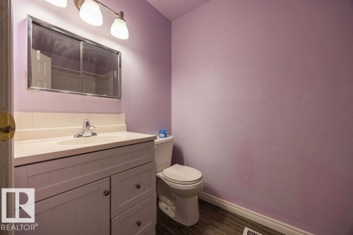 321 Northgate Terrace, Edmonton, AB - Indoor Photo Showing Bathroom