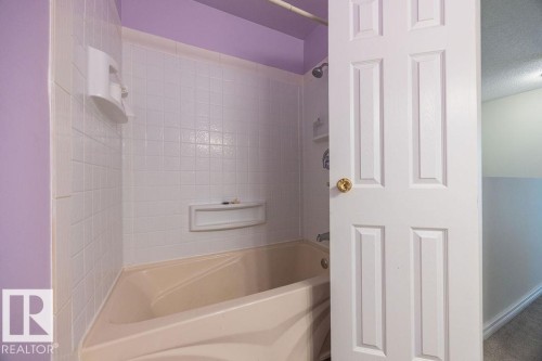 321 Northgate Terrace, Edmonton, AB - Indoor Photo Showing Bathroom