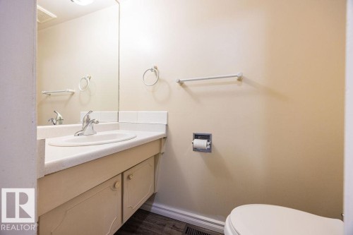 321 Northgate Terrace, Edmonton, AB - Indoor Photo Showing Bathroom