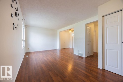 321 Northgate Terrace, Edmonton, AB - Indoor Photo Showing Other Room