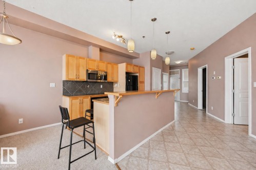 369 4823 104A Street, Edmonton, AB - Indoor Photo Showing Kitchen