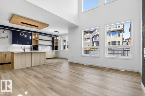 1150 Gyrfalcon Crescent, Edmonton, AB - Indoor Photo Showing Kitchen