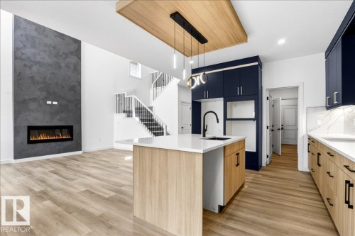 1150 Gyrfalcon Crescent, Edmonton, AB - Indoor Photo Showing Kitchen
