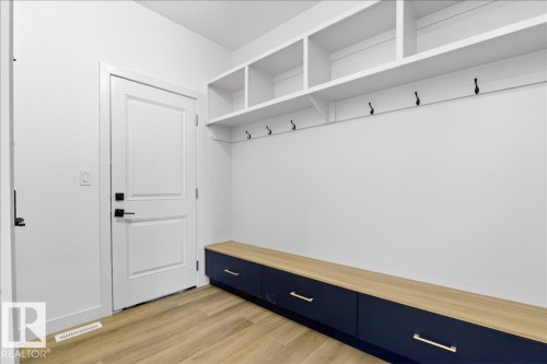 1150 Gyrfalcon Crescent, Edmonton, AB - Indoor Photo Showing Other Room