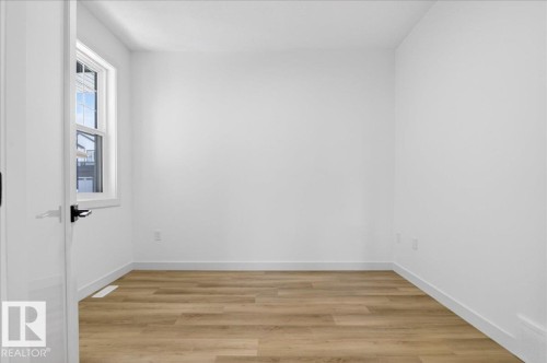 1150 Gyrfalcon Crescent, Edmonton, AB - Indoor Photo Showing Other Room