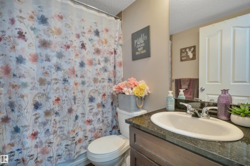 208 11820 22 Avenue, Edmonton, AB - Indoor Photo Showing Bathroom